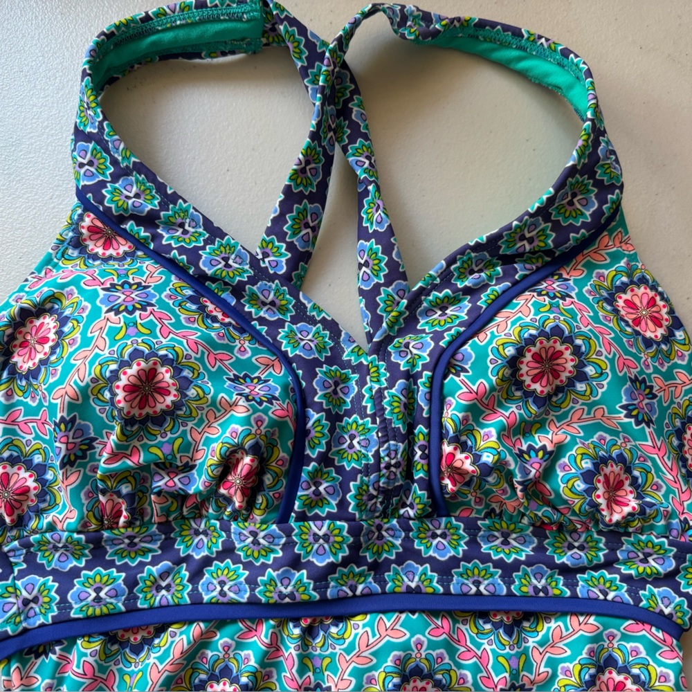 Swimsuit - Picture 3 of 4